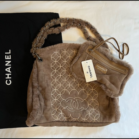 CHANEL Handbags - Chanel Bag 81031